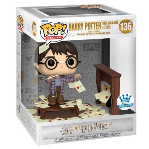 Funko -  Deluxe Harry Potter Anniversary Harry Potter with Hogwarts Letters Exclusive   15cm gyűjtői vinyl karakter